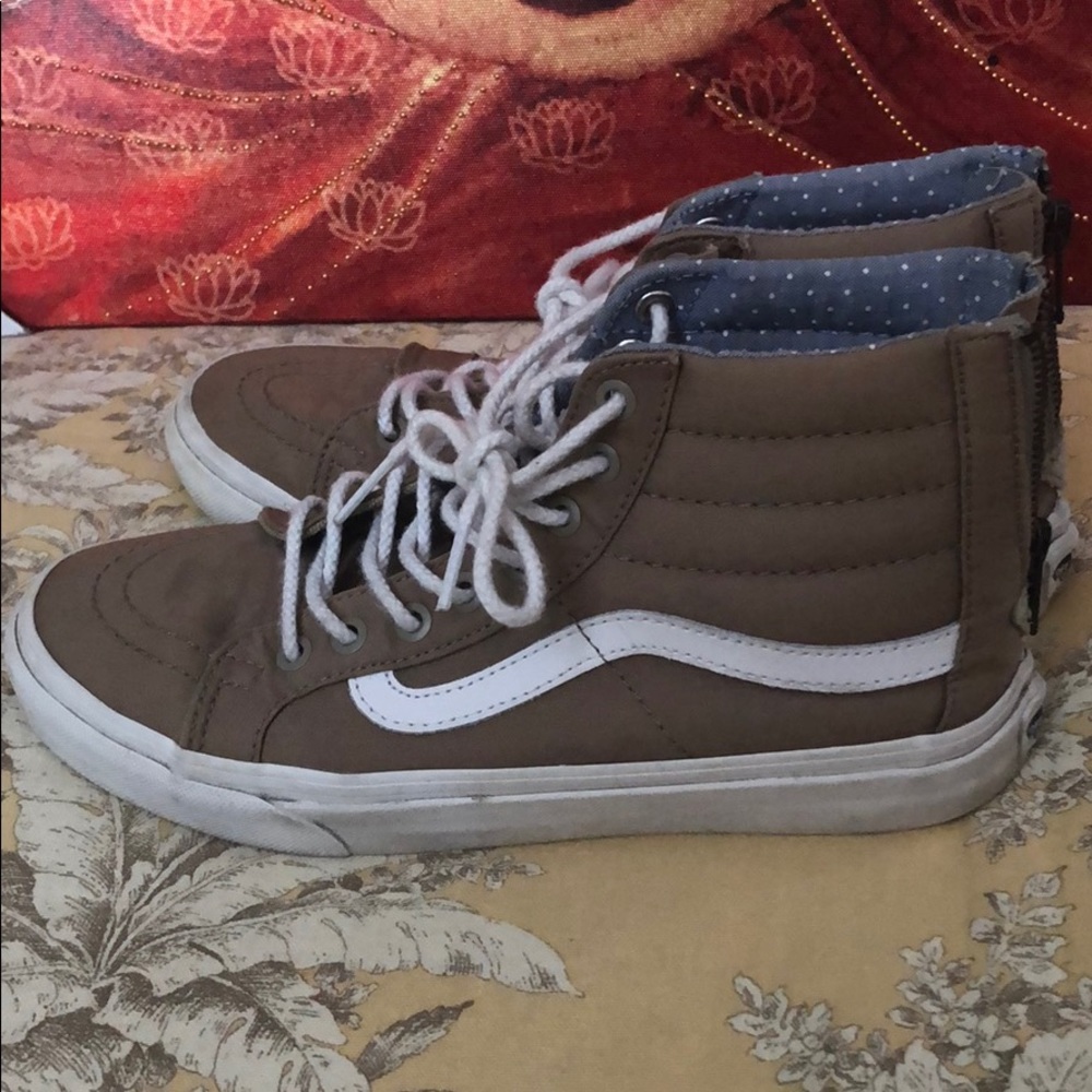 Vans - Picture 3 of 5